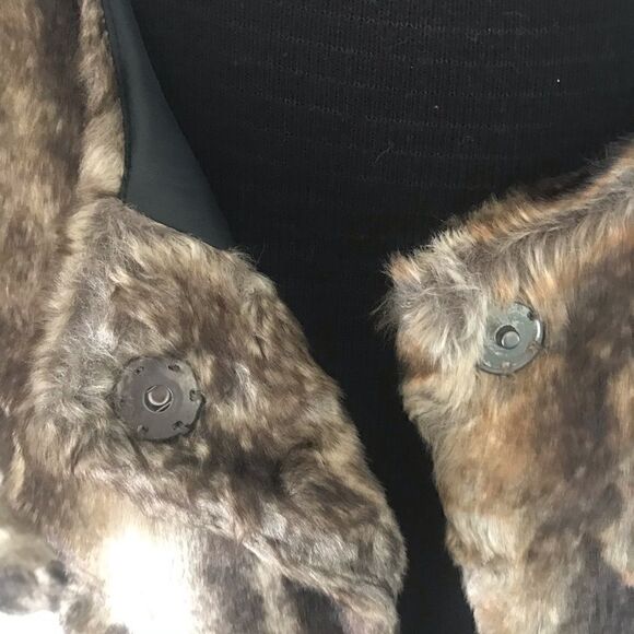 GB Women’s Faux Fur Crop Jacket - Picture 3 of 5